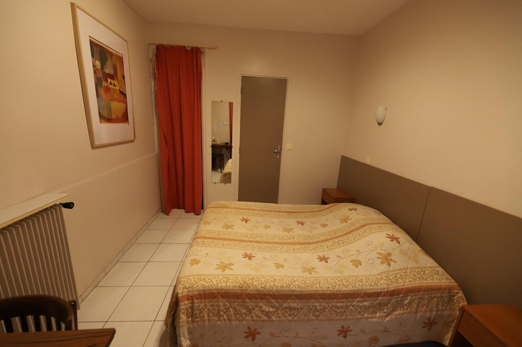 Hotel Du Roussillon Párizs Kültér fotó