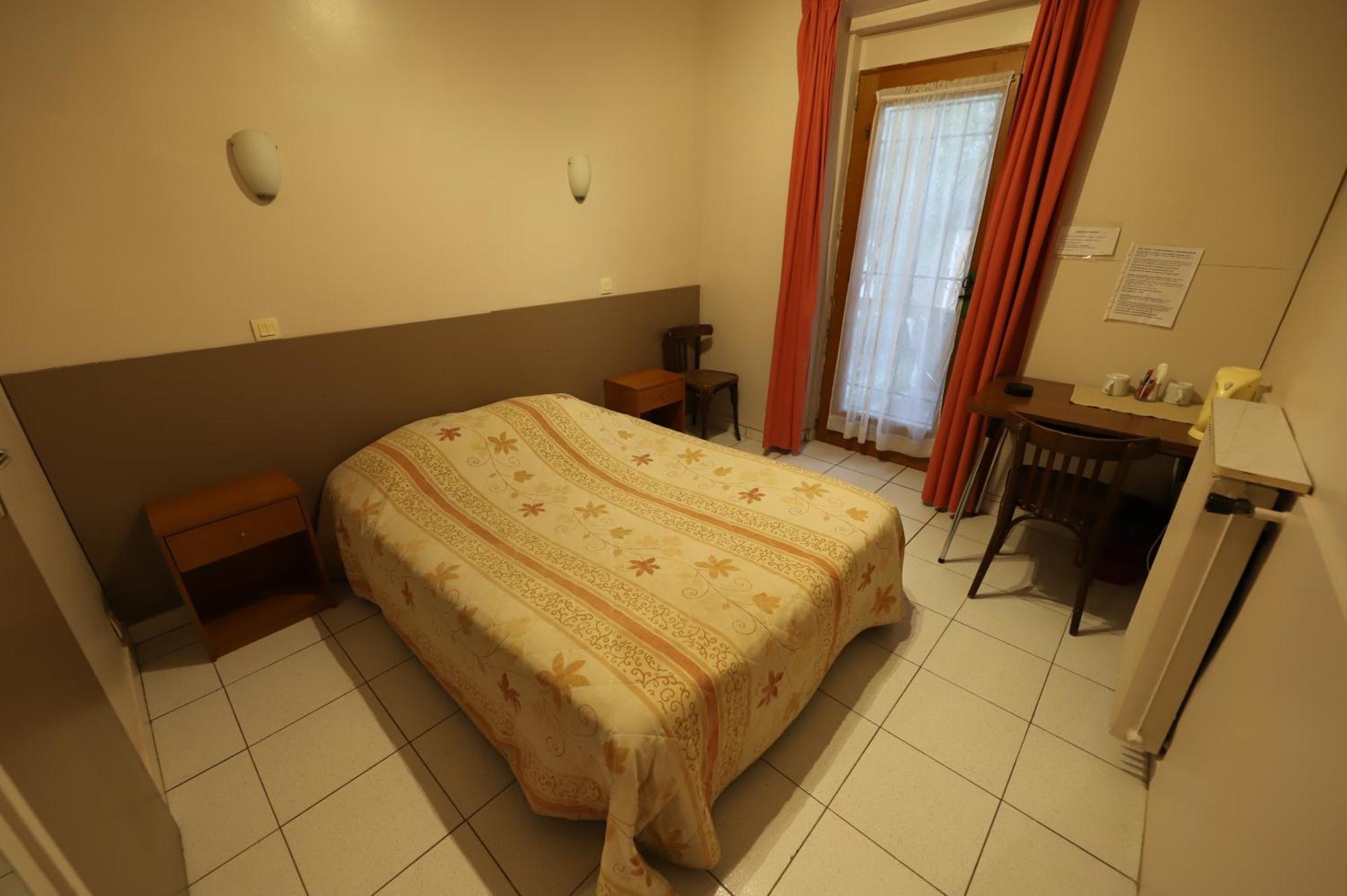 Hotel Du Roussillon Párizs Kültér fotó